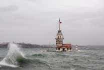 akomdan pazartesi uyarisi firtina ve kuvvetli saganak yagis bekleniyor