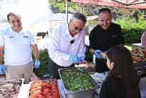 baskan topaloglundan gelecegin muzisyenlerine mangal partisi