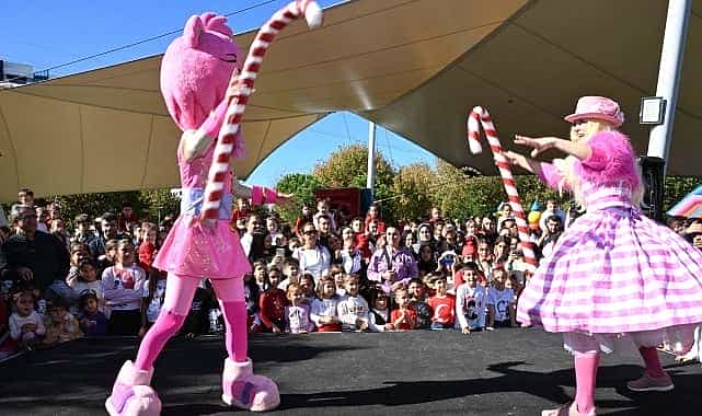 cumhuriyetin cocuklari bayram coskusunu doyasiya yasadi