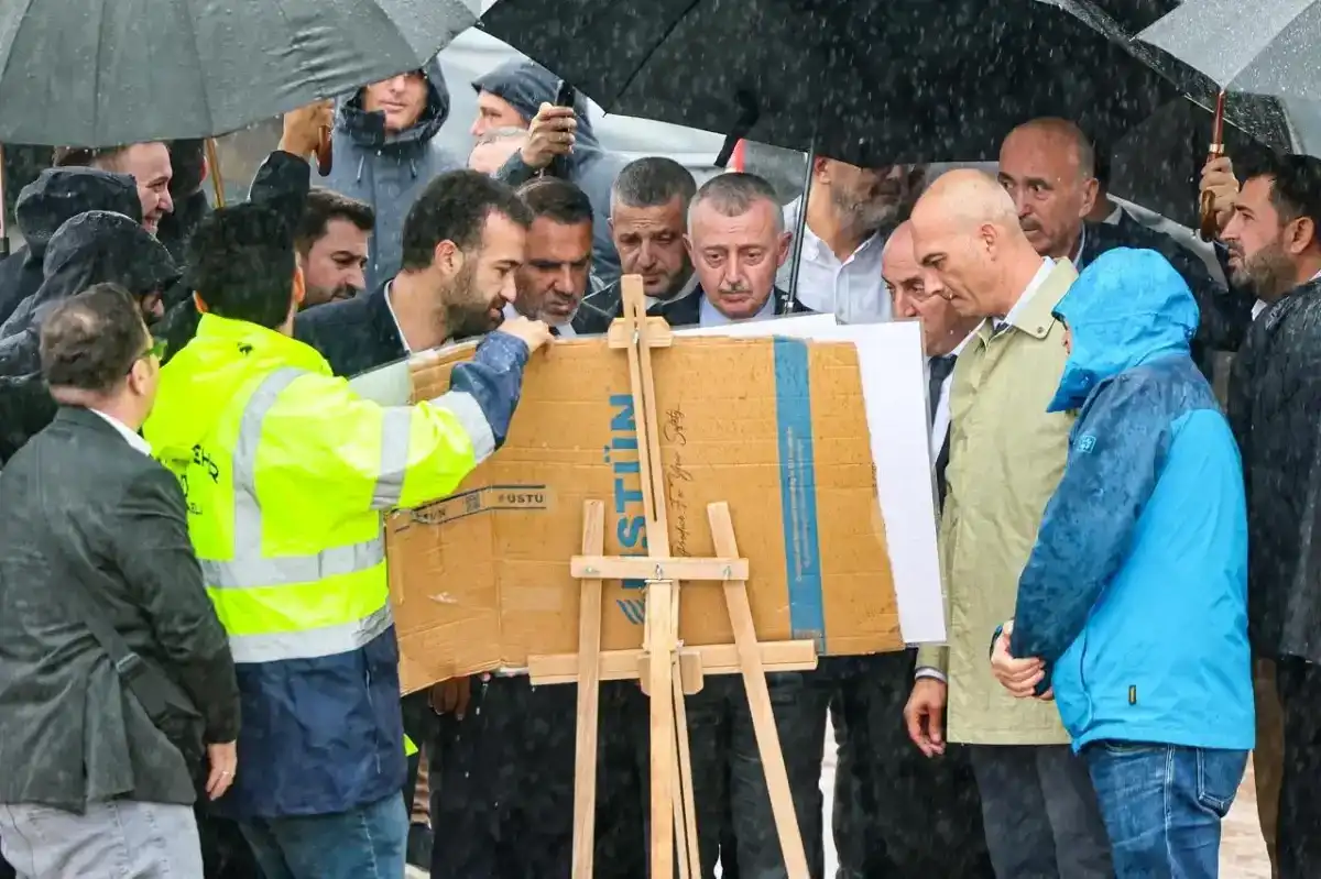 Başkan Büyükakın, Kocaeli’de Sağanak Yağmura Rağmen Saha Denetiminde