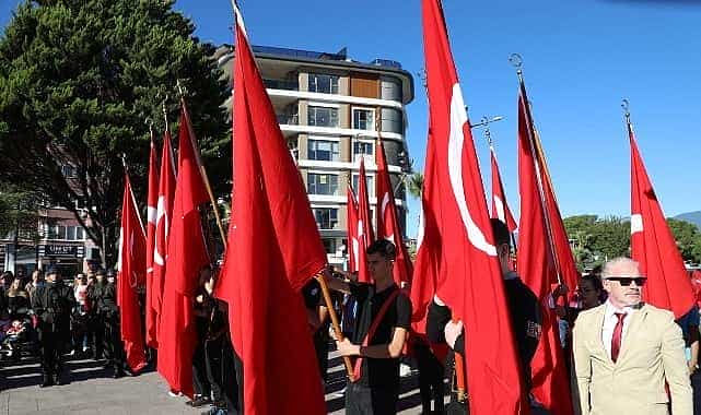 edremitte cumhuriyetin 102 yili coskuyla kutlandi