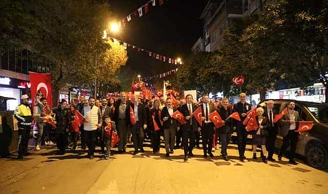 inegolde cumhuriyet coskusu meydanlara tasti