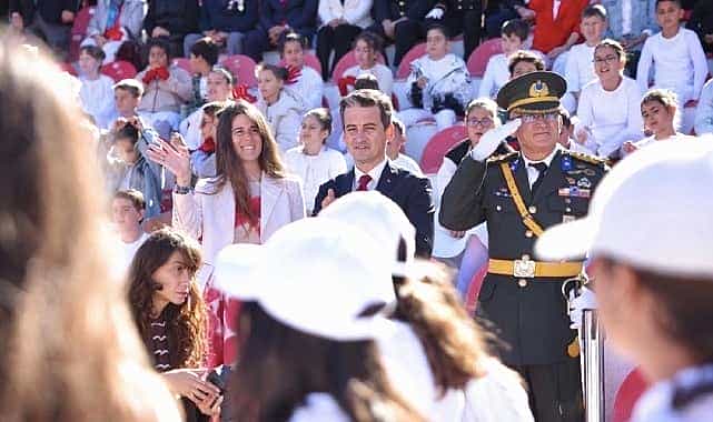 lal denizli cumhuriyet ozgurlugun ve esitligin adidir