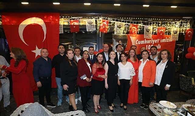 menderesin her noktasinda cumhuriyet coskusu