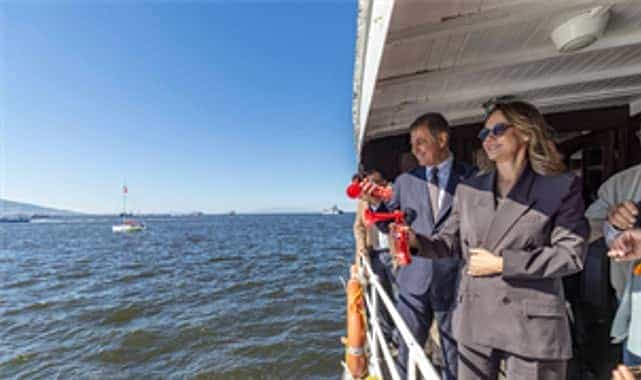 yelkenler cumhuriyet coskusuyla doldu