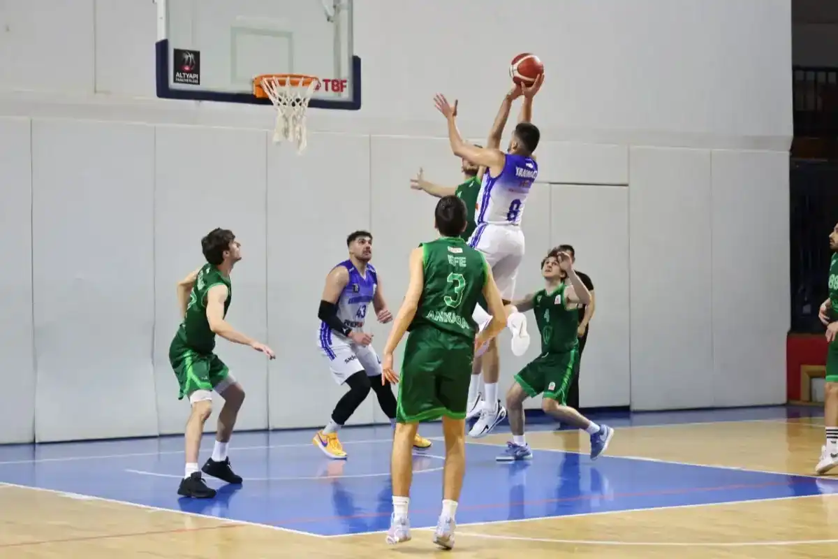 Kütahya Belediyespor Namağlup Liderliğini Sürdürdü