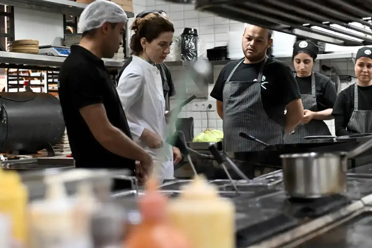 Muratpaşa’da Gold Town Çalışanlarına Hijyen Eğitimi Verildi