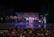 bakirkoy belediye tiyatrolarinin oyunlarinda koltuk genclerin