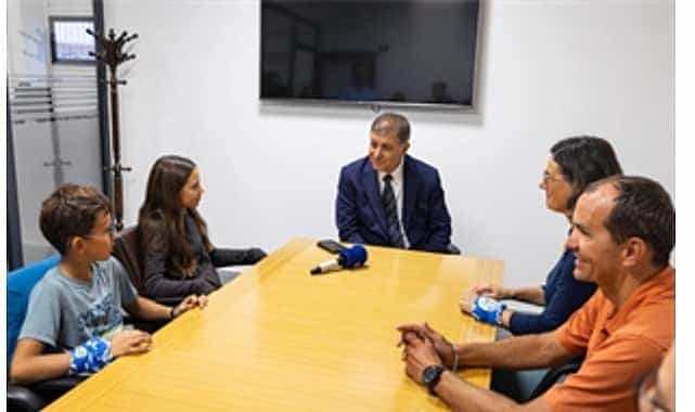 baskan tugay fransiz gezgin aileyi agirladi