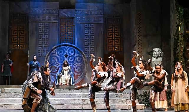 midasin kulaklari yeniden sahnede