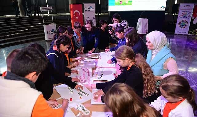 osmangazide cocuk haklari gunu renkli pankartlarla kutlandi