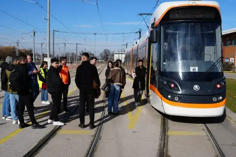 Eskişehir’de ESTÜ Öğrencilerine ESTRAM’da Teknik Eğitim