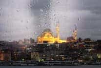 akom istanbul yilbasina soguk ve yagisli havayla giriyor