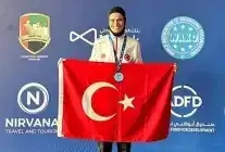 Sakaryalı kick boksçu Ayşe Kaplan dünya üçüncülüğüne uzandı