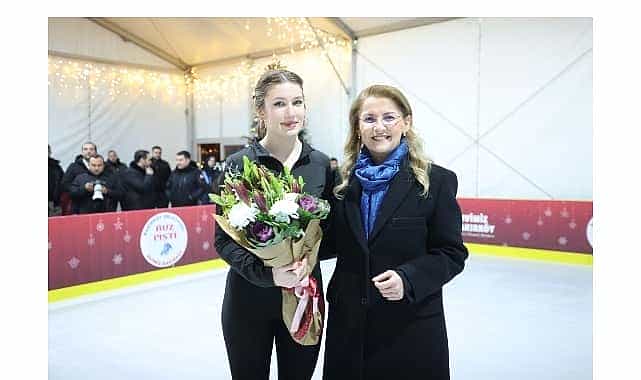 bakirkoyde acilan buz pistine buyuk ilgi