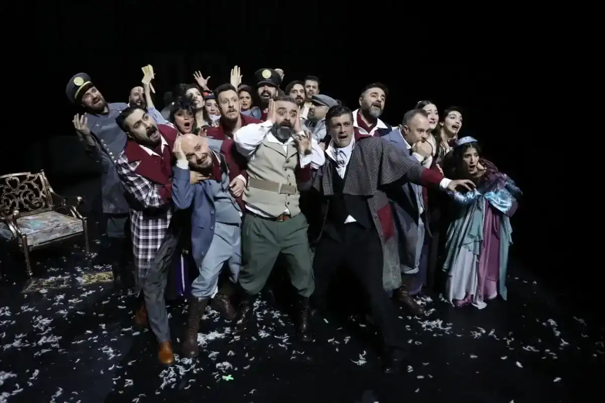 Konya Şehir Tiyatrosu’ndan 43 Bini Aşkın Sanatsever