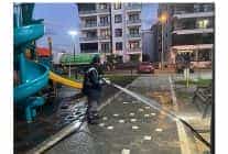 edremit belediyesinden parklarda hizli temizlik calismasi