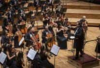 izmir oda orkestrasi unutulmayacak konserlere imza atmaya devam ediyor