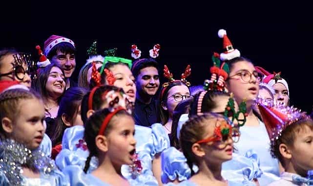 luleburgaz belediyesi korolarindan yeni yil konseri