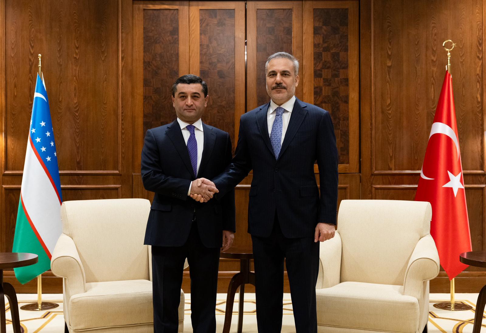 Ankara’da Kritik Zirve: Türkiye ile Özbekistan Arasında Yeni İş Birliği Dönemi 1 BAKAN FIDAN OZBEK MEVKIDASI SAIDOV ILE 1125543 334036 1