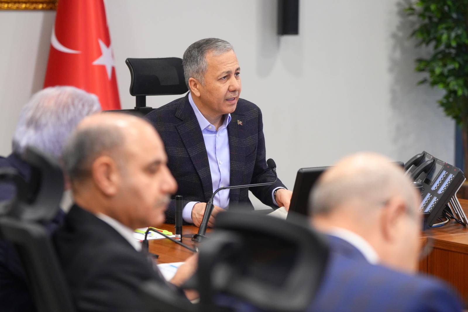 Bakan Yerlikaya Başkanlığında 81 İl Valisiyle Kritik Zirve: Gündem “Terörsüz Türkiye” 1 BAKANLIKTA TERORSUZ TURKIYE VE UYUSTUR 1131116 335827
