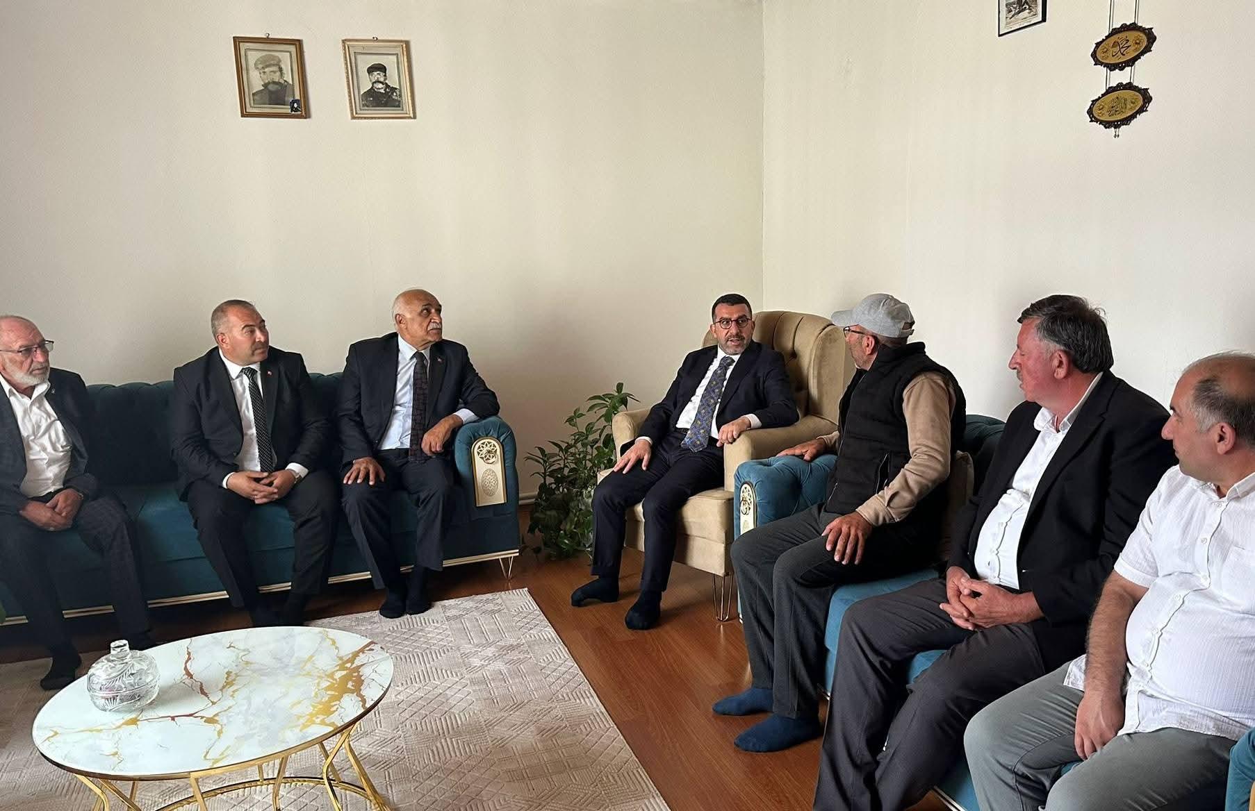Milletvekili Adem Çalkın’dan Şehit Ailesine Anlamlı Ziyaret 1 e2 35
