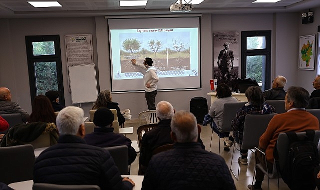 efes selcukta zeytin budama egitimi duzenlendi