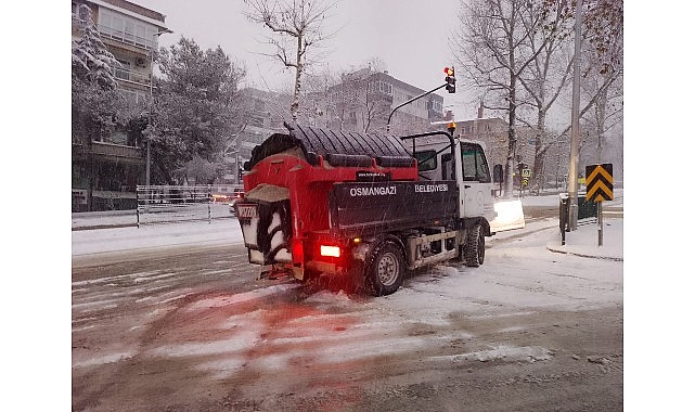osmangazi belediyesinden karla mucadelede 7 24 kesintisiz mesai