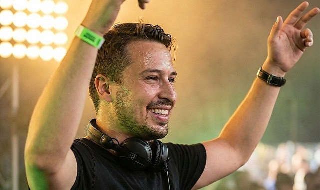 power turk fmde ritim yukseliyor dj mahmut gorgenden cuma gecesine ozel set