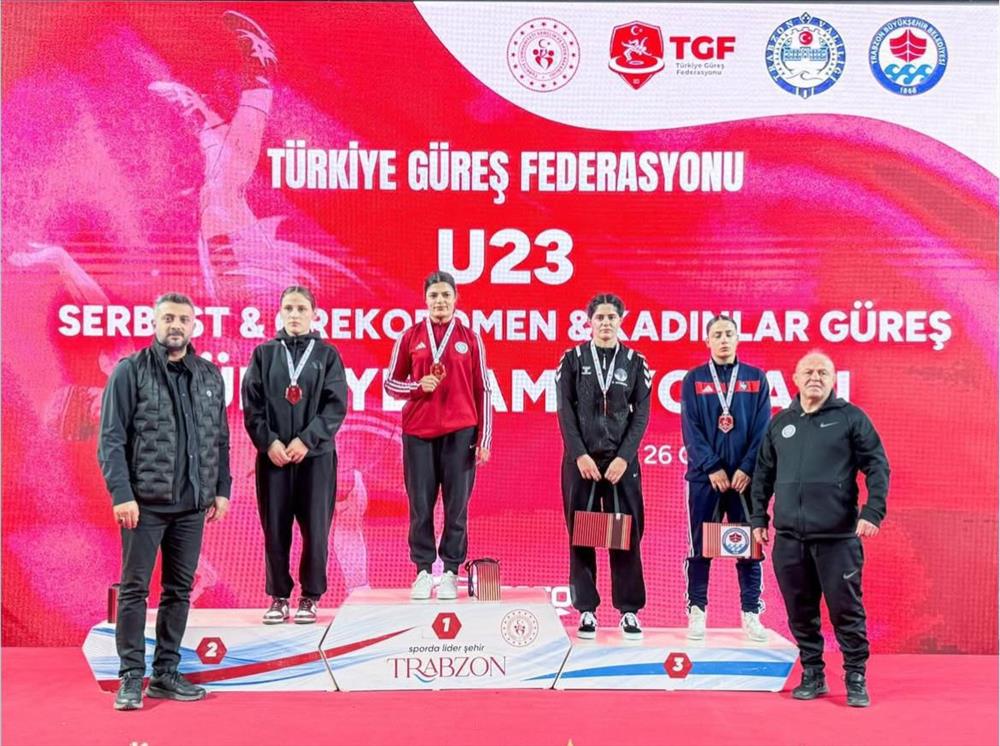 Yalova Üniversitesi Öğrencilerinden Minderde Altı Madalya 1 cc32ba4d fa38 43cd 980e 2f66095af300 whatsapp image 2026 02 02 at 08.33.50 1