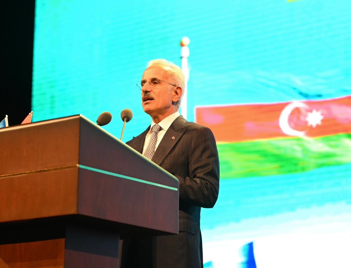 Ulaştırma ve Altyapı Bakanı Uraloğlu, Azerbaycan Cumhuriyeti Bağımsızlık ve Silahlı Kuvvetler Günü Programına Katıldı 1 WhatsApp Image 2026 05 16 at 12.55.48 e1778926526456