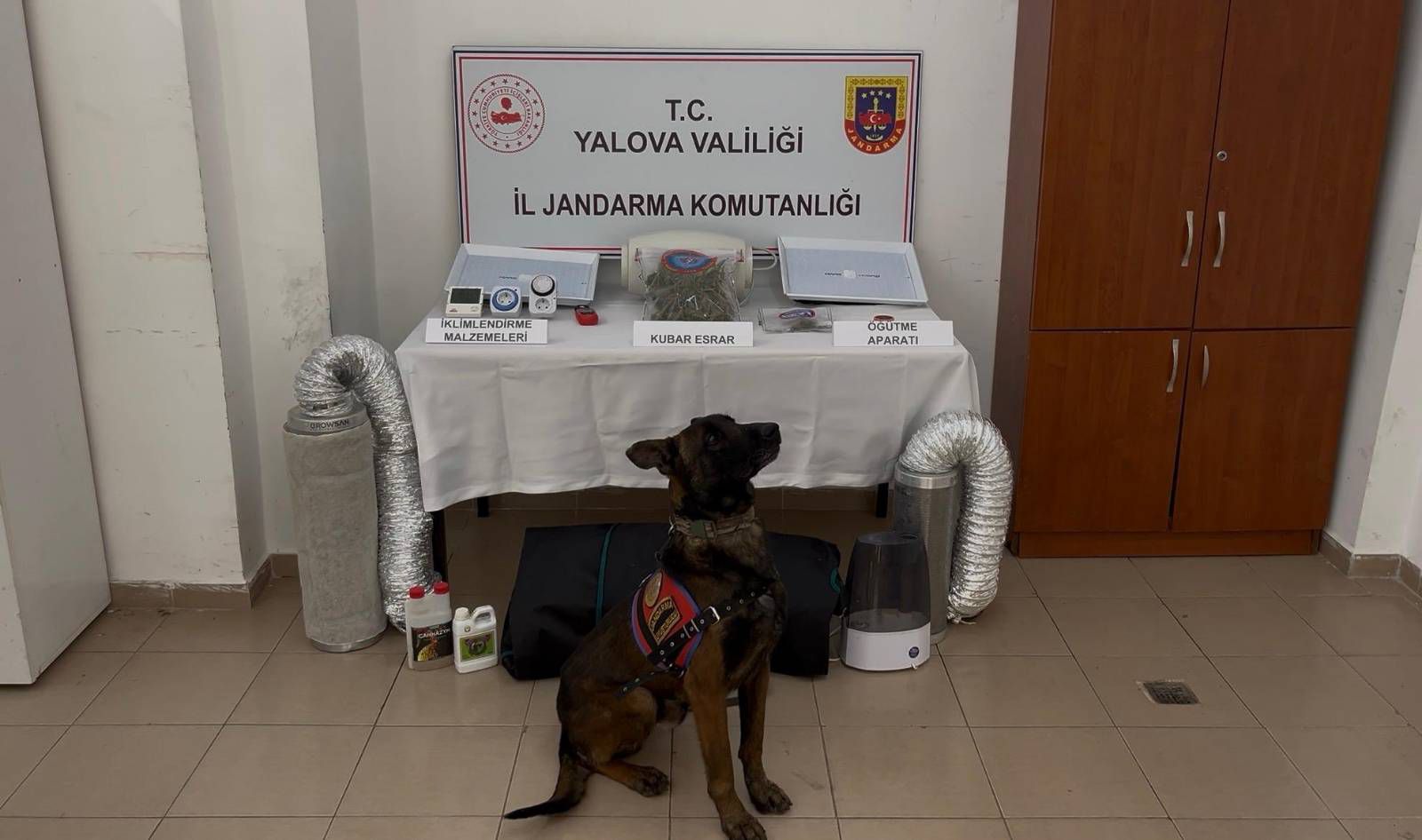 Yalova’da Evine İklimlendirme Sistemi Kuran Uyuşturucu Zanlısı Yakalandı 1 WhatsApp Image 2026 05 16 at 15.46.12