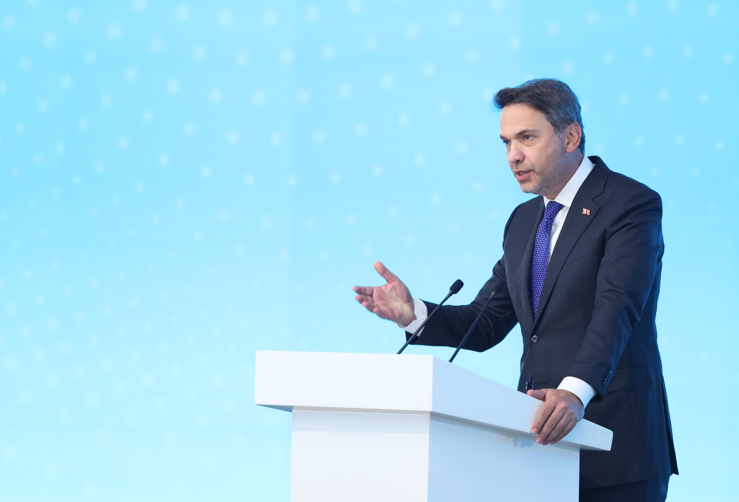 Enerji ve Tabii Kaynaklar Bakanı Alparslan Bayraktar’dan Bakü’de Önemli Mesajlar: Türkiye ve Azerbaycan Örnek İş Birliği Yapıyor 1 HJt1OCRXoAI1Ws4 scaled