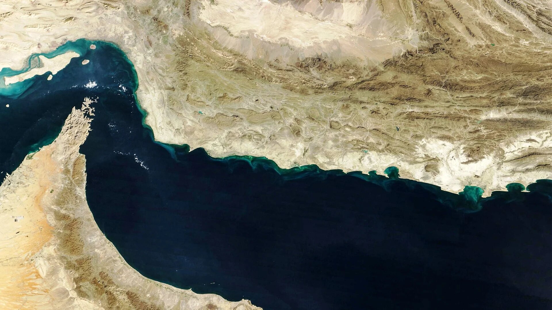İran’dan ABD’ye Hürmüz Boğazı Uyarısı: Tavizsiz Kırmızı Çizgimizdir 1 strait of hormuz iran oman satellite afp.jpg